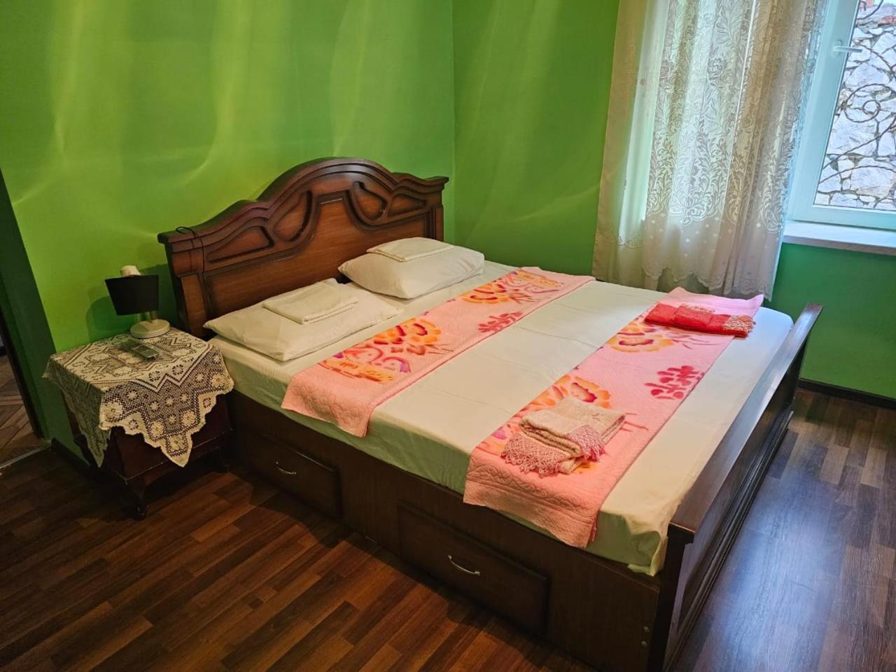 Guest House Amo Kutaisi Eksteriør bilde